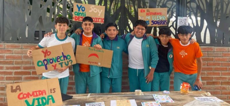 Archivo:MI COMIDA MI MUNDO.jpg