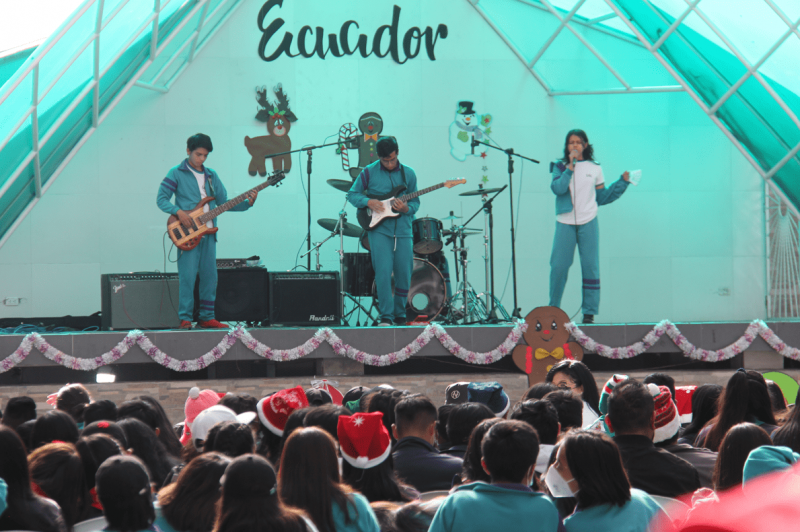 Archivo:Presentacion2 navidad.png