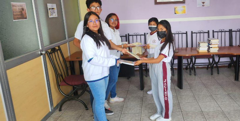 Archivo:Encuentro con los niños.png