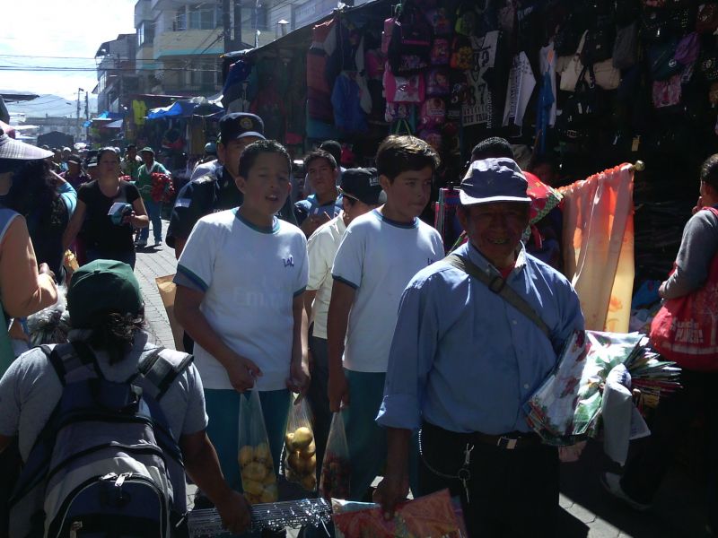 Archivo:Ayuda a vender.jpg